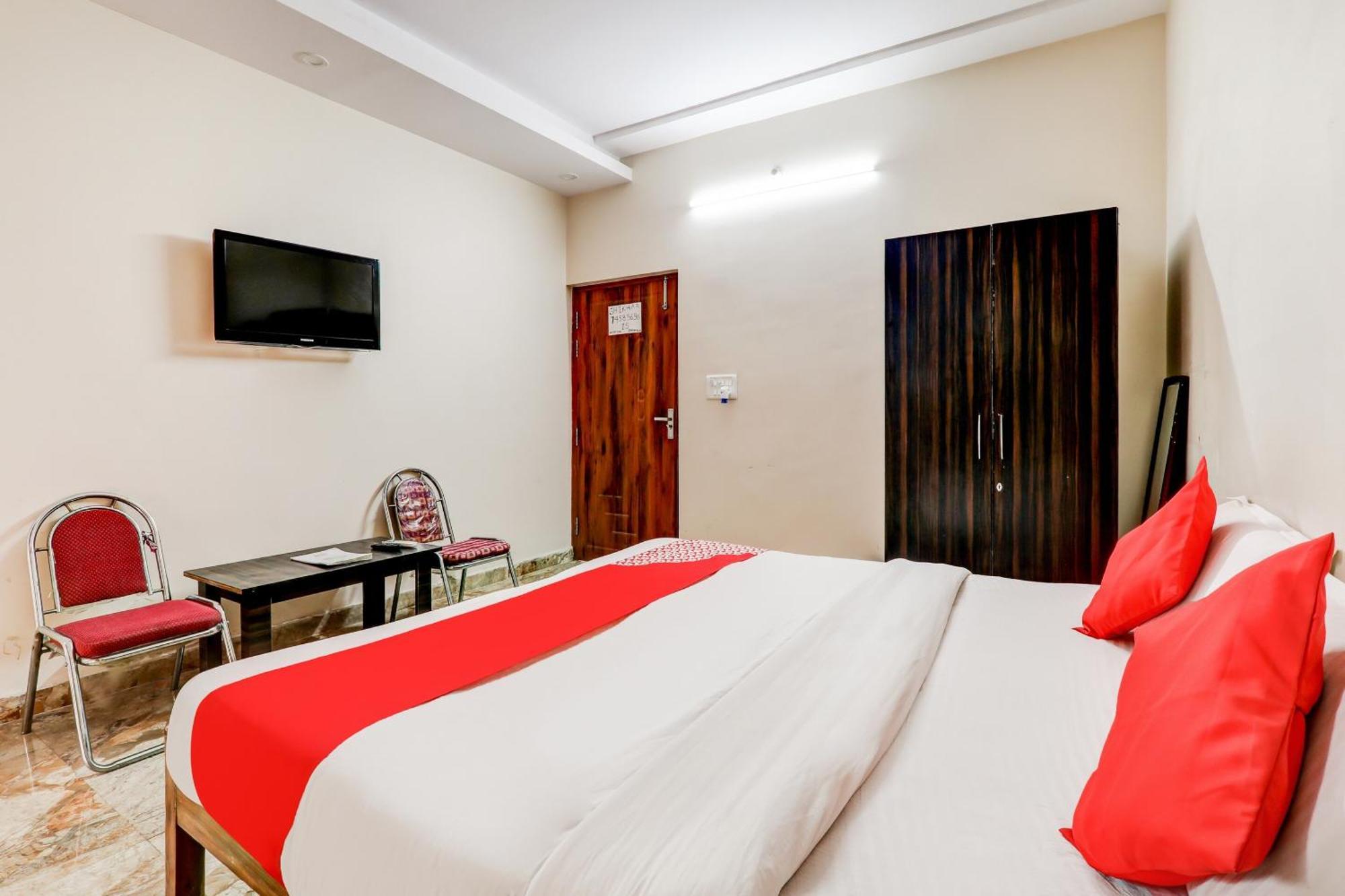 Oyo Flagship Raghuvar Palace Hotel Lucknow Exterior foto