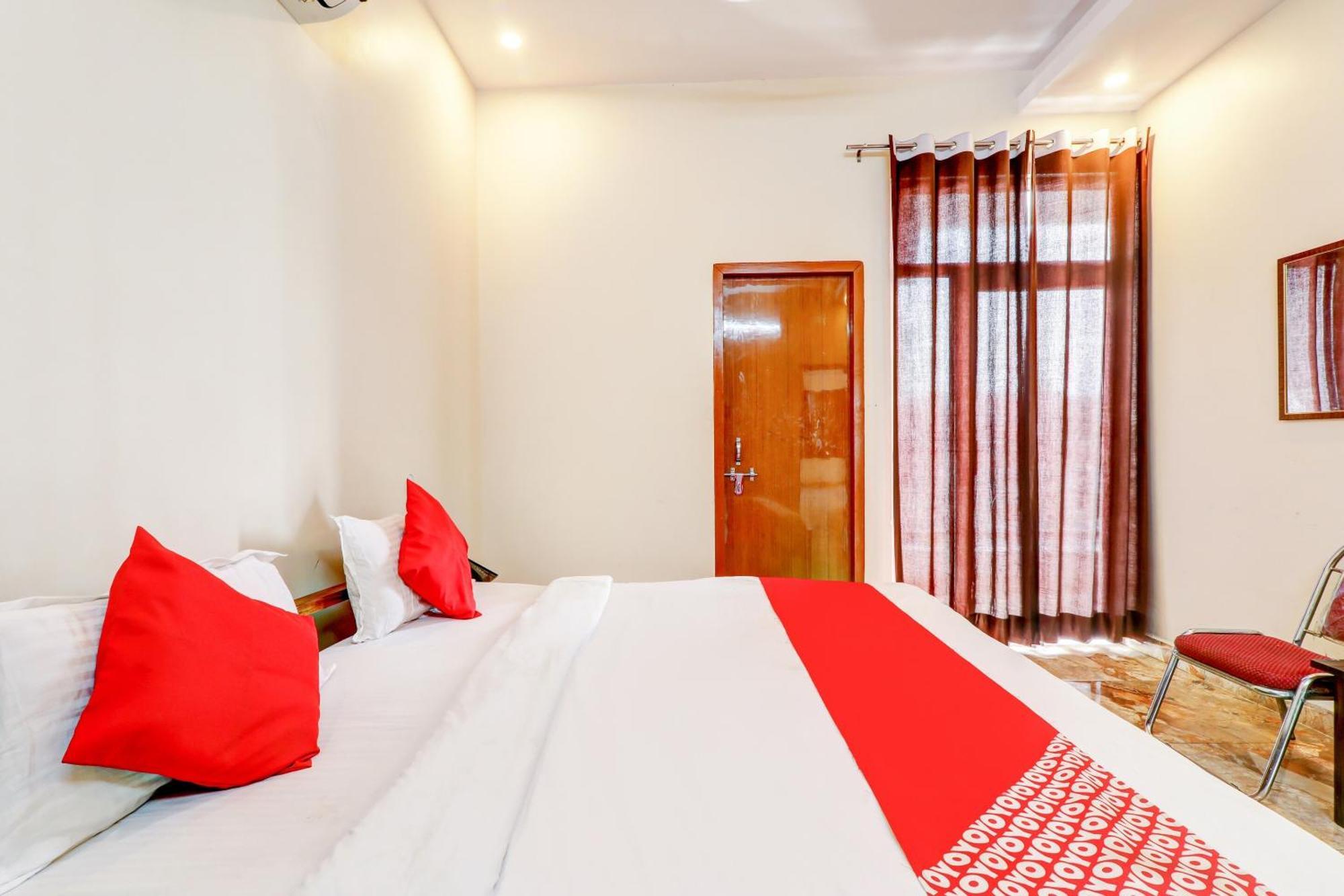 Oyo Flagship Raghuvar Palace Hotel Lucknow Exterior foto